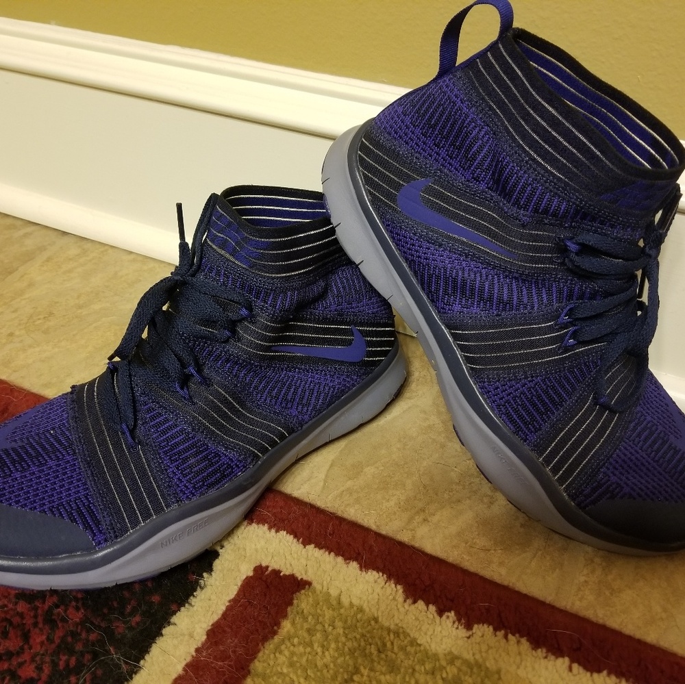 Men's tennis shoes